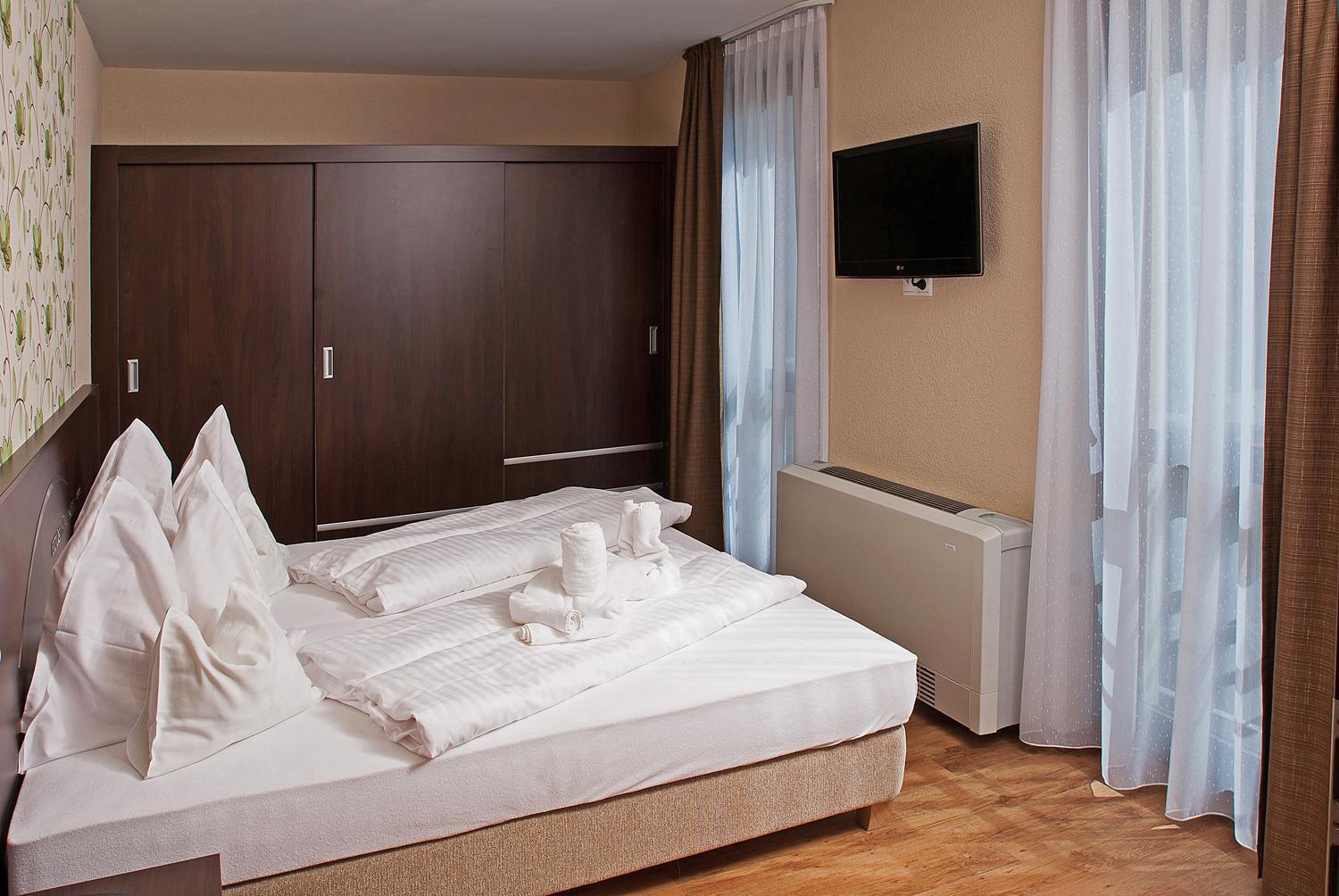 Ezuesthid Hotel Veszprem Exterior photo