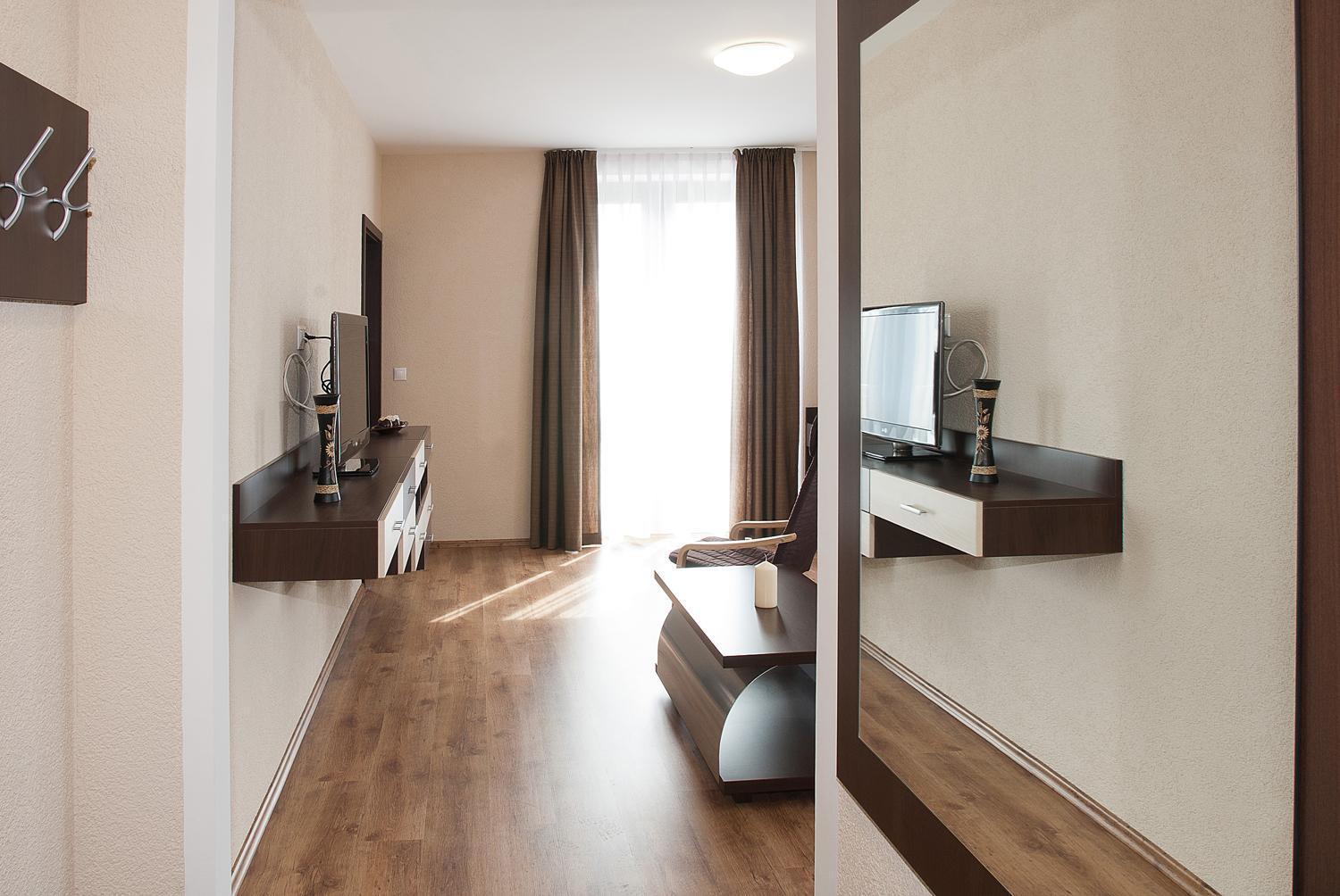 Ezuesthid Hotel Veszprem Exterior photo