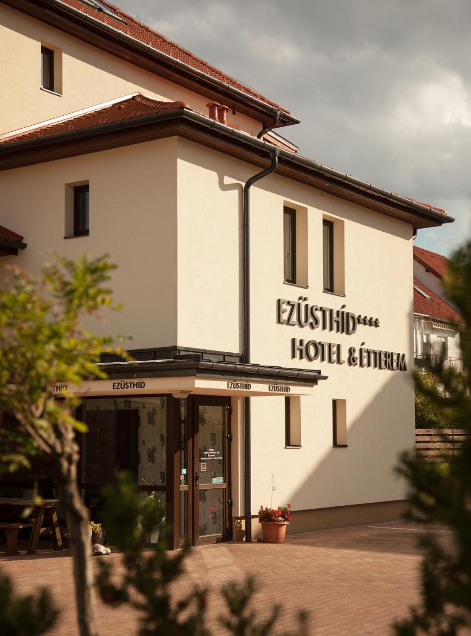 Ezuesthid Hotel Veszprem Exterior photo
