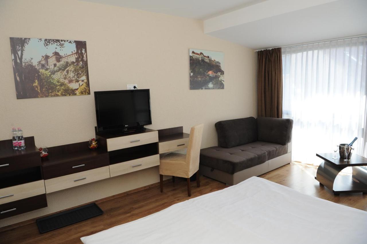 Ezuesthid Hotel Veszprem Exterior photo