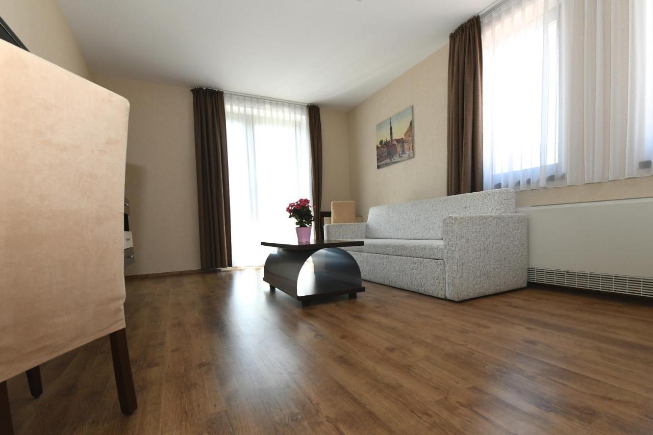 Ezuesthid Hotel Veszprem Exterior photo